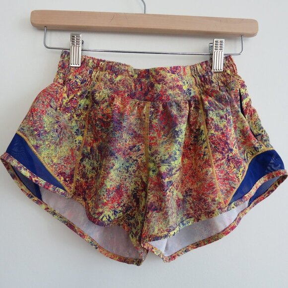 LULULEMON Seawheeze 2019 Hotty Hot Short 2.5" Multi Color - Size 6 - Picture 2 of 13